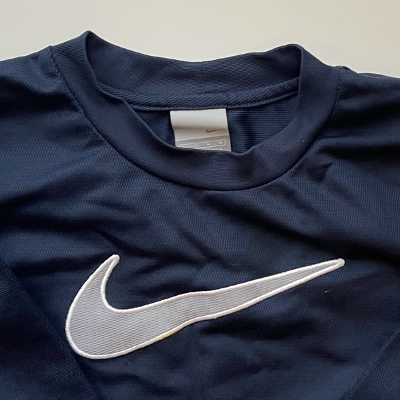 Nike boys medium shirt @B2 - Picture 3 of 4